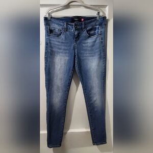 🌷Torrid Mid Wash Stretch Skinny Jeans🌷size:12